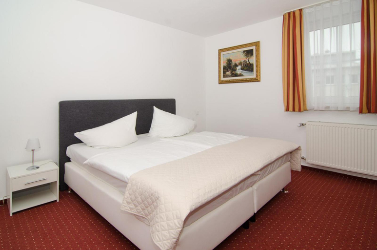 Bedroom 3, Hotel -restaurant Taormina, Enzkreis