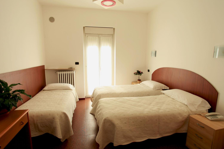 Bedroom 2, Hotel Torrismondi, Cuneo