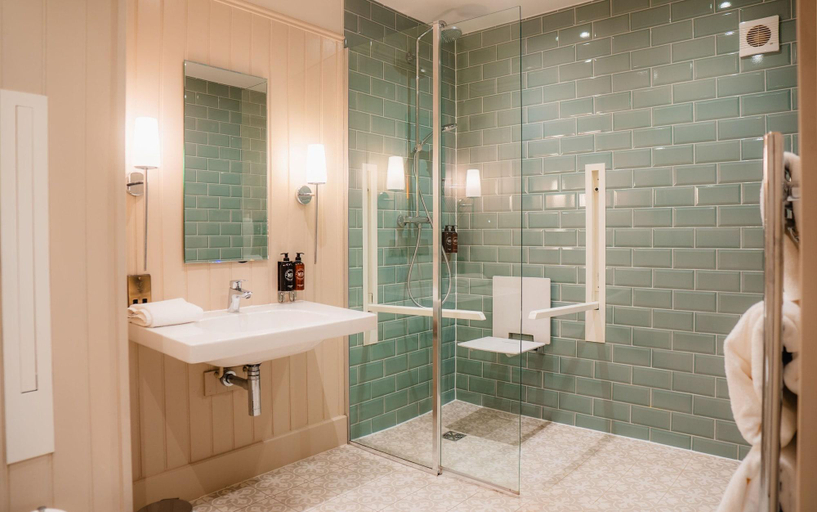 Bathroom 3, The Lion at Malpas, Cheshire West and Chester