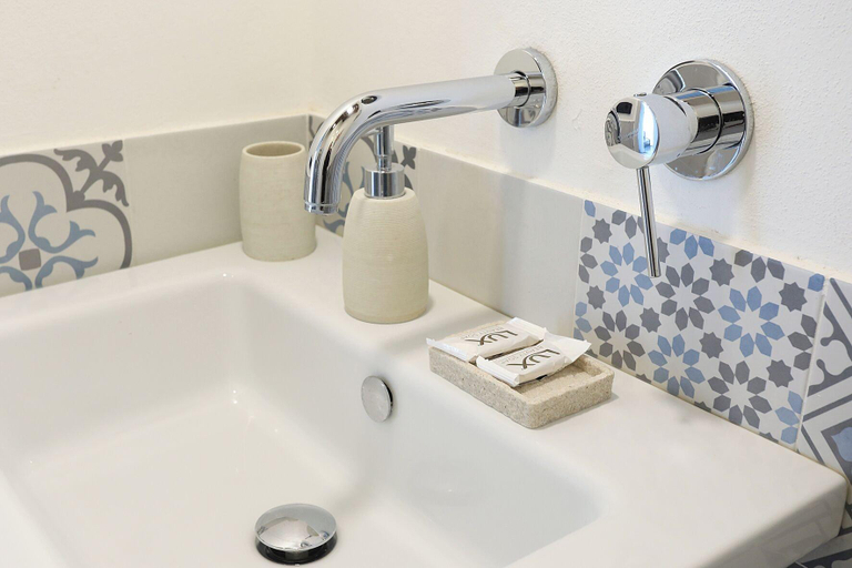 Bathroom 5, IBLA BAROCCA BNB, Ragusa