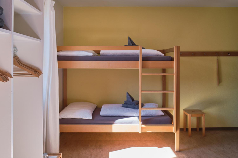Bedroom 2, Hotel Bellavista Ftan, Inn