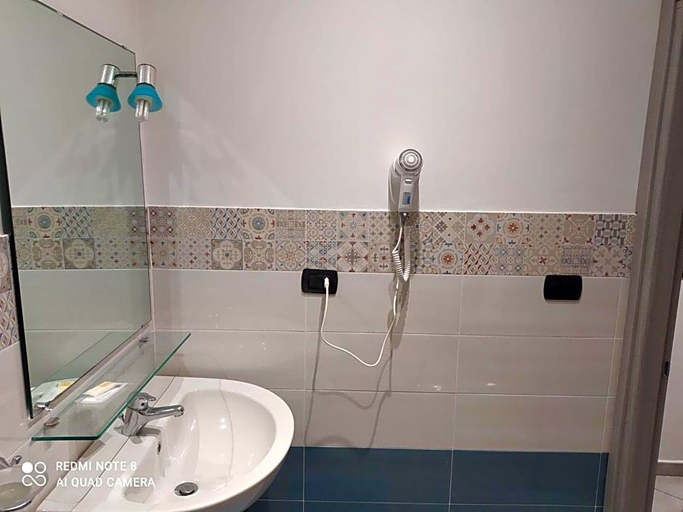 Bathroom, Hotel Poseidon, Cosenza