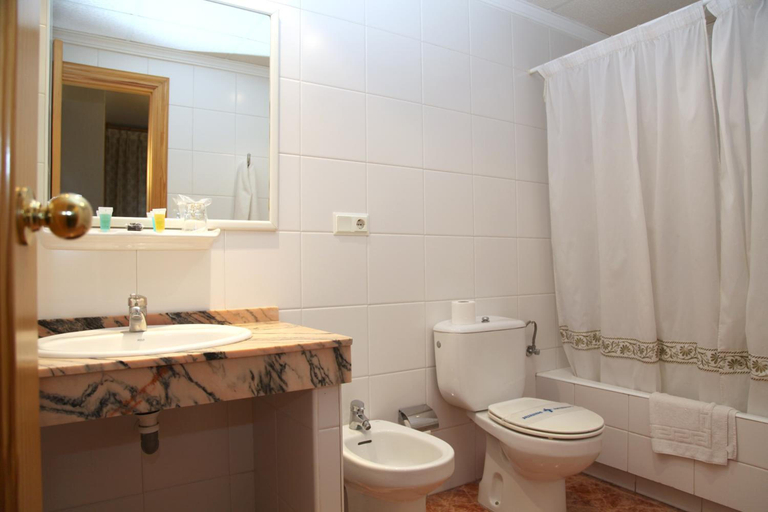 Bathroom, Hotel Los Arcos, Almería