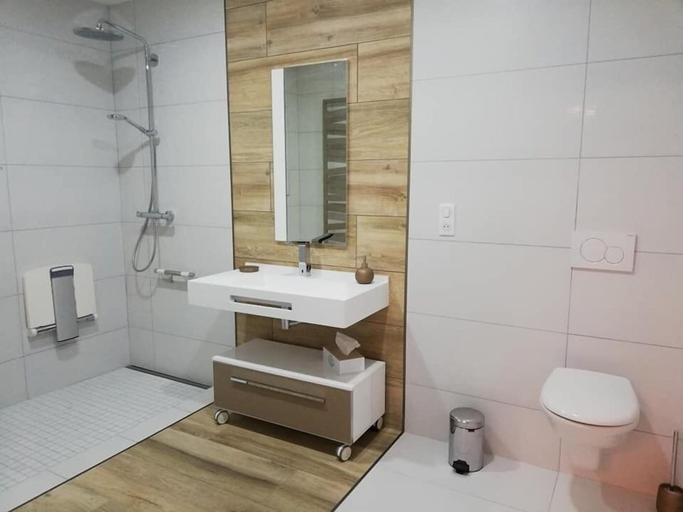 Bathroom 5, Un Parfum de Campagne, Somme