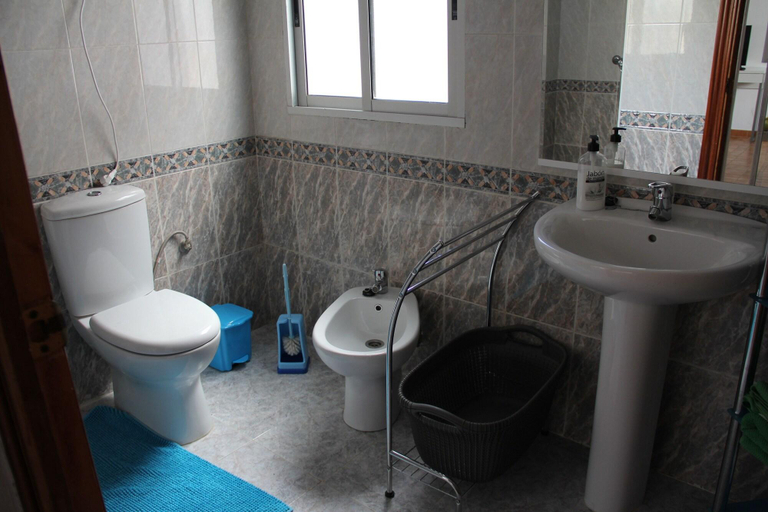 Room 4, Studio Tropical, Granada