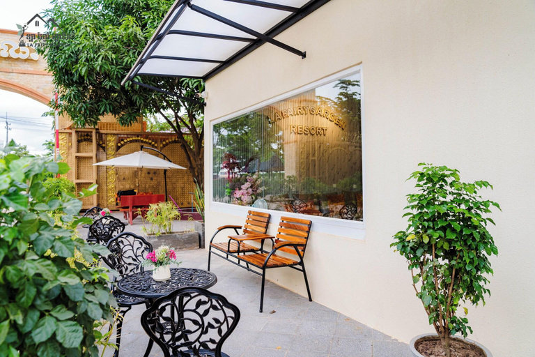 Public Area, La Fairy Garden Resort, Kampot