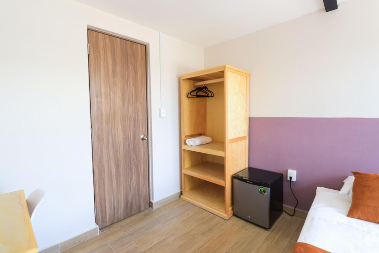 Room 2, Colmena Monterrey, Mexico City