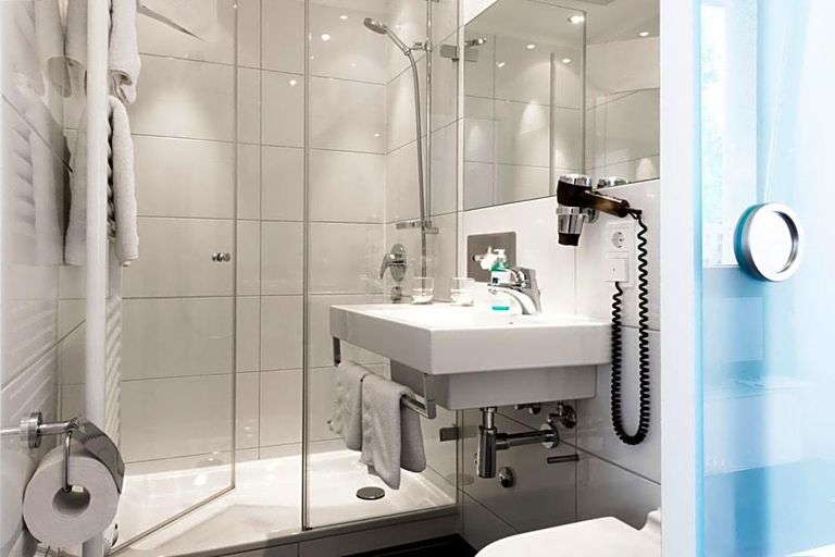 Bathroom 5, Parkhotel Schillerhöhe, Ludwigsburg