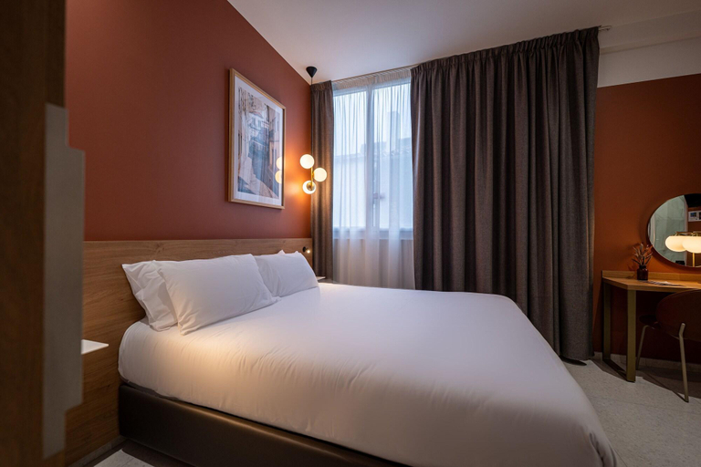 Room 3, Corner Set, Maine-et-Loire