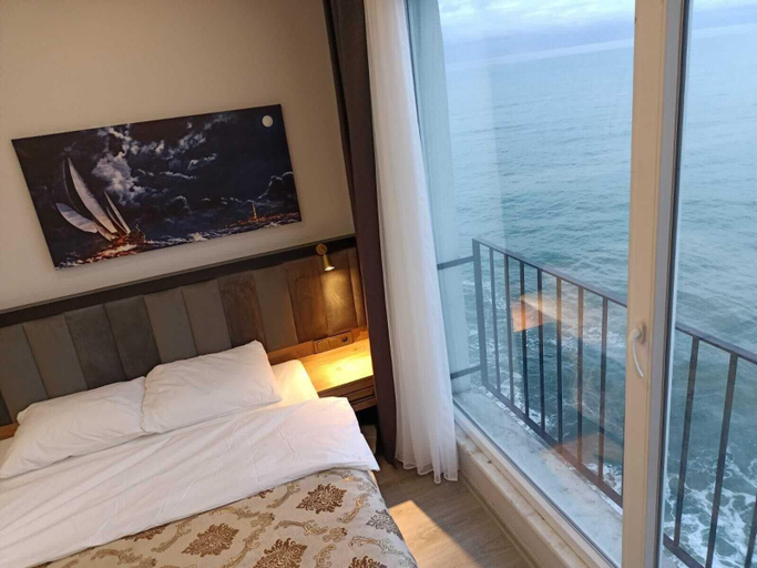 Bedroom 4, The Marine Hotel, Arsin