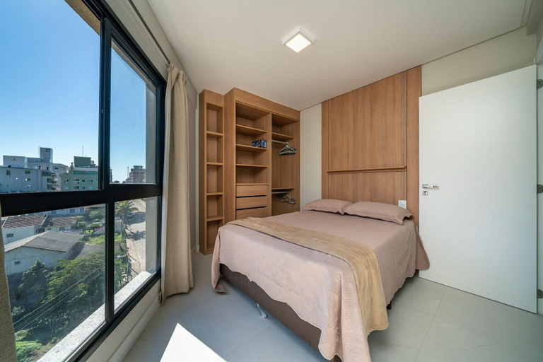 Room 2, Las Vegas, Bombinhas