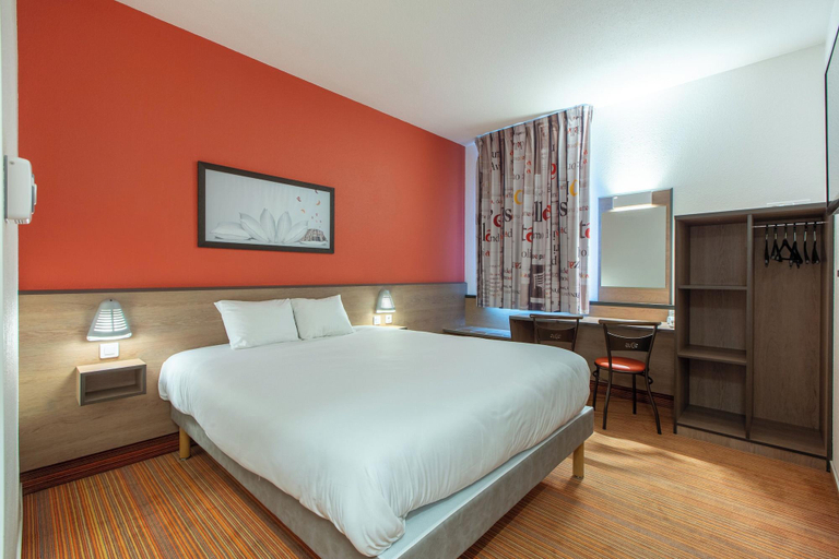 Room 5, Ace Ha Tel Cha Teauroux Da Ols, Indre