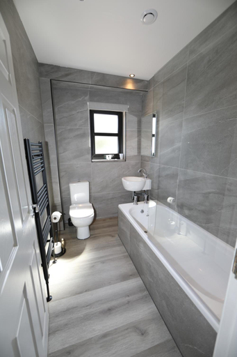 Bathroom 4, The Inn On The Loch, Dumfries and Galloway