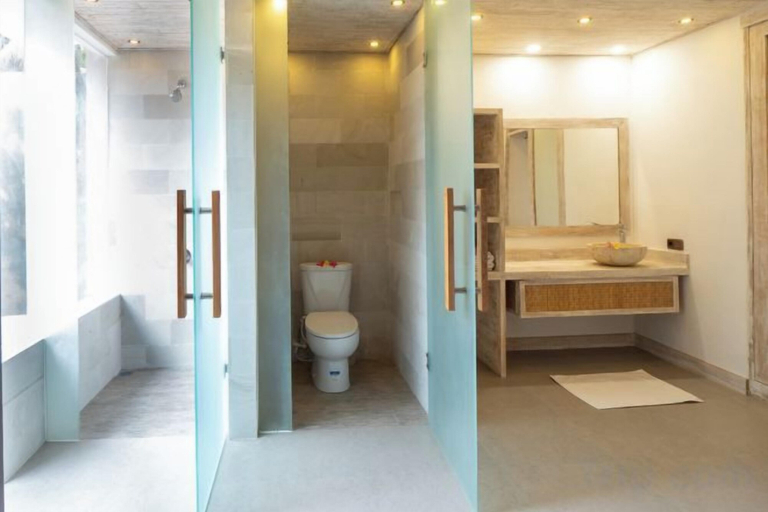 Bathroom 4, Ruby Romance Oceanside Villa, Buleleng
