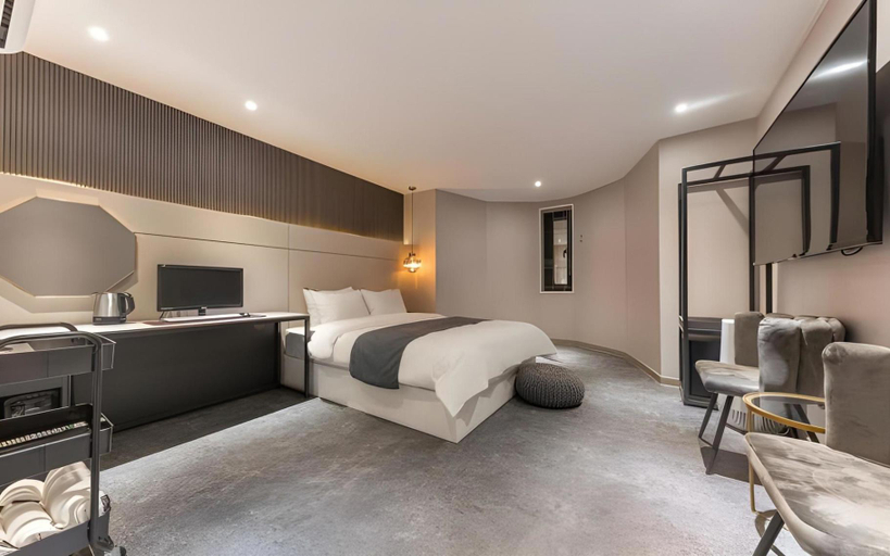 Bedroom 2, Cheonan Noblesse Hotel, Cheonan