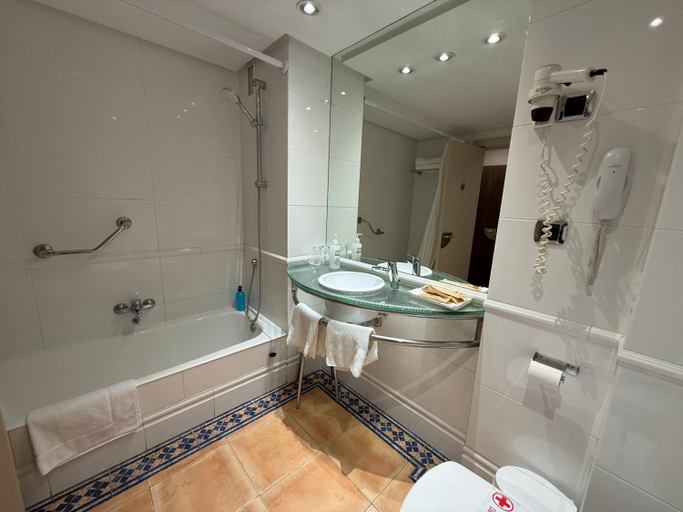 Bathroom 3, Hotel Virrey, La Rioja