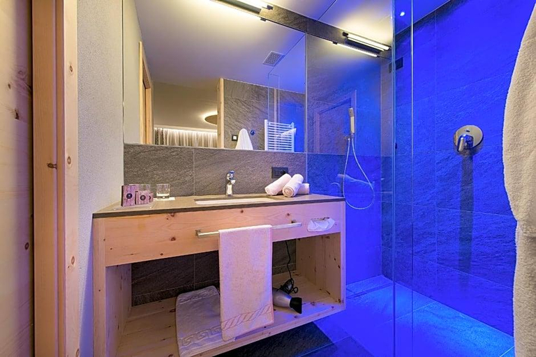 Bathroom 5, Hotel Roberta Alpine, Sondrio