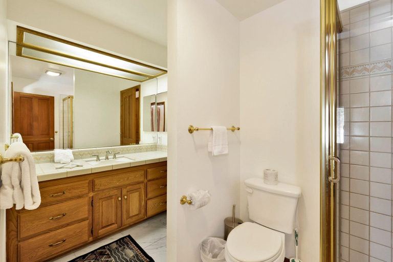 Bathroom 5, Bear Lake Lodge #2547, San Bernardino