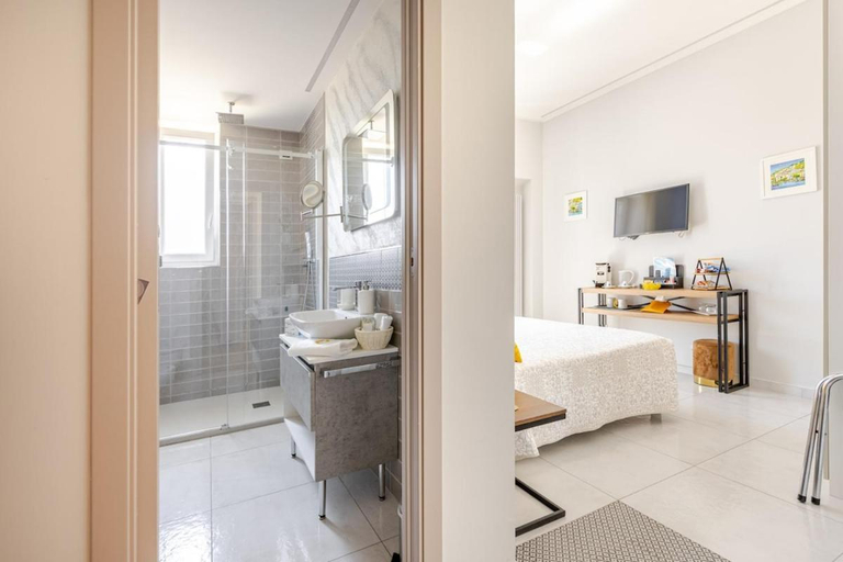Bathroom 5, B&B La Piazzetta, Napoli