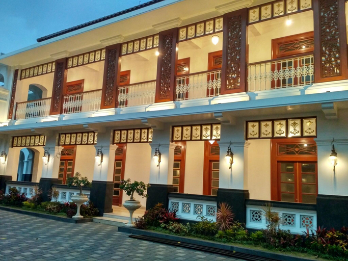 Exterior & Views 1, Daroessalam Hotel, Pasuruan