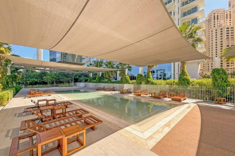 Pool 5, bnbme Panoramic Vws in JBR w/ 5-Star Amenities, Dubai