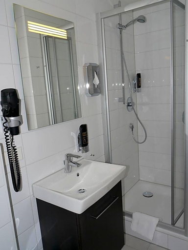Bathroom 5, Mille Stelle Hotel, Karlsruhe