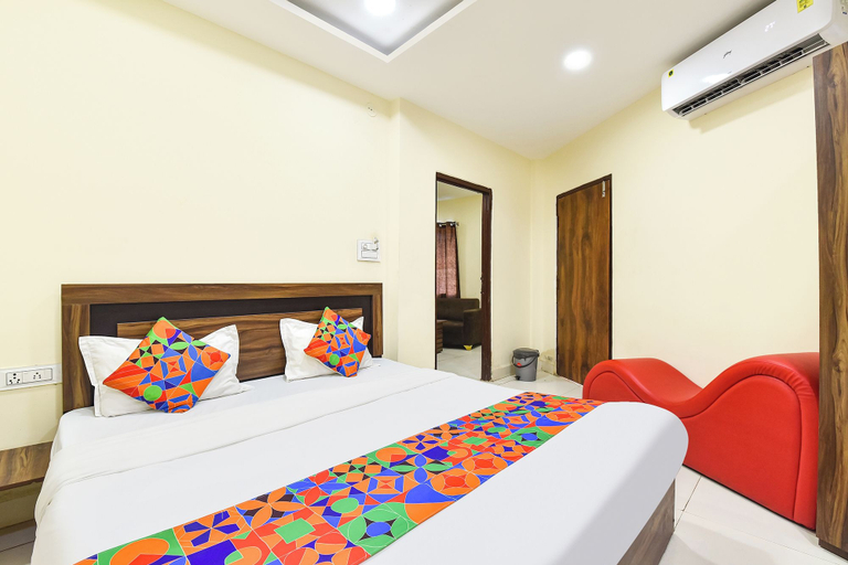 Room 4, FabHotel Jmd 11, Indore