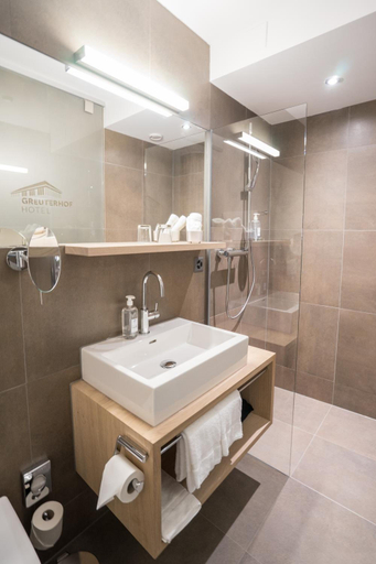 Bathroom 4, Hotel Greuterhof, Frauenfeld