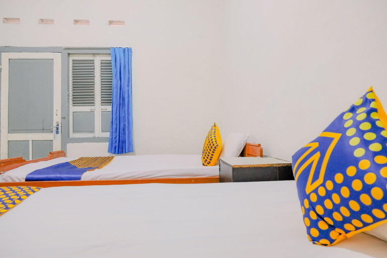 Room 4, Oyo Life 2638 Hotel Raya, Magetan