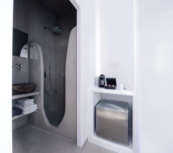 Bathroom 4, Tataki Family Hotel, South Aegean