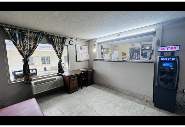 Lobby 3, Hallmark Inn By OYO Fort Wayne, Allen