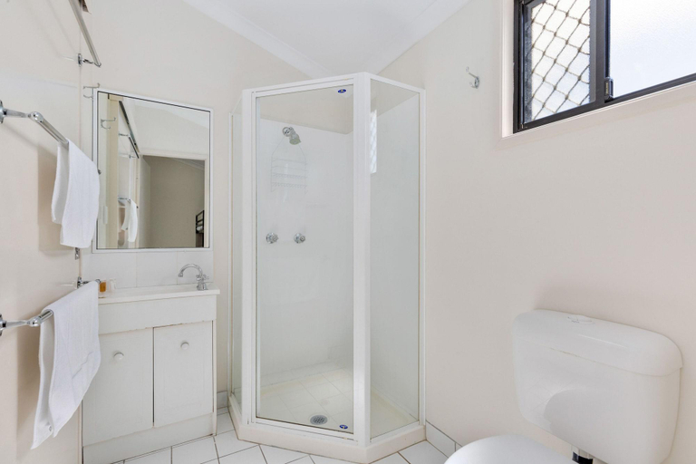 Room 2, Fisherman's Beach Holiday Park, Livingstone - Pt B