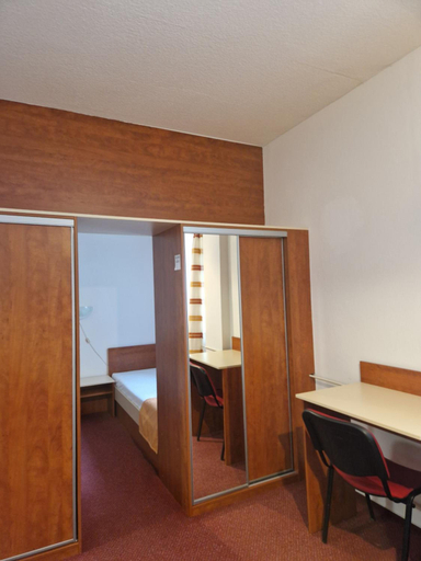 Bedroom 2, Hotel Skicentrum, Semily