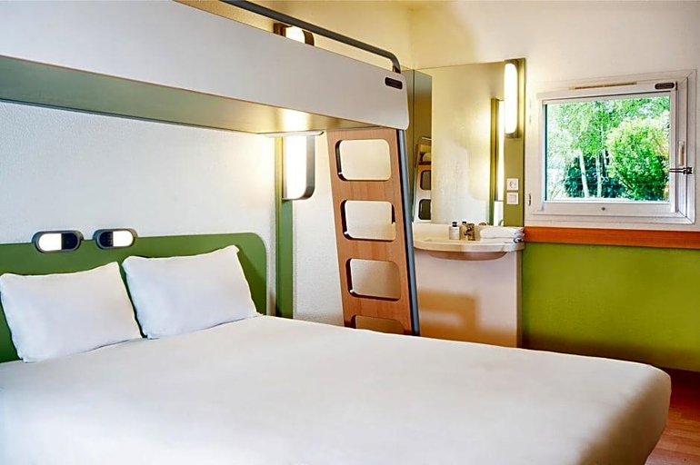 Bedroom 4, Ibis Budget Givet, Ardennes
