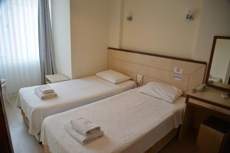 Bedroom 4, Ayhan Otel, Çeşme