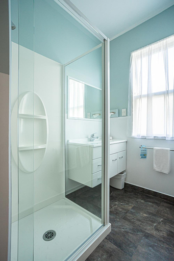 Bathroom, Coromandel Cottages, Thames-Coromandel