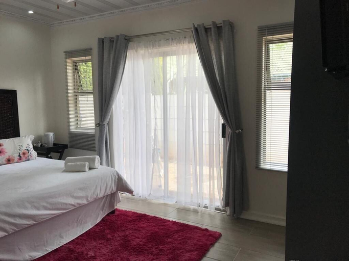 Bedroom 4, Royal Bafokeng Guest House, Mangaung