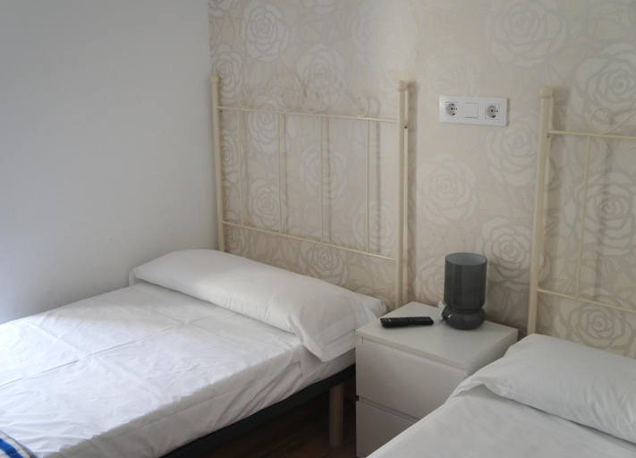 Bedroom 3, Albergue Santiago Apostol, La Rioja