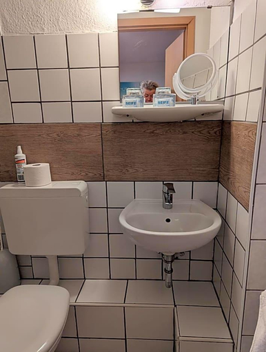 Bathroom 5, Hotel Heideklause, Köln