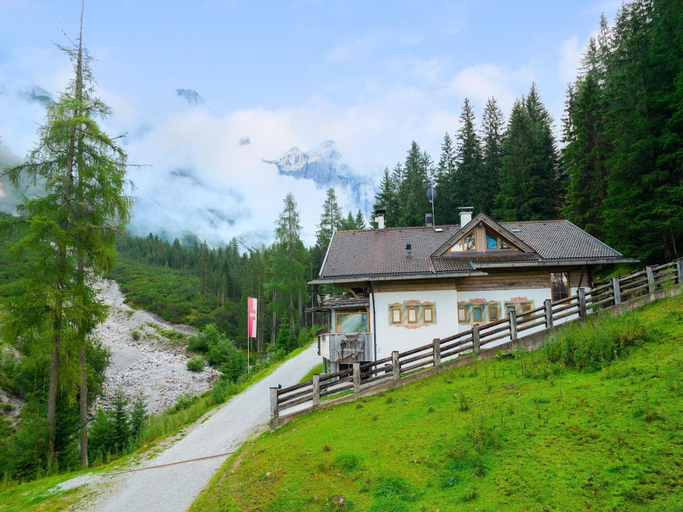 General view 5, Quaint Alpine Hut In The Stubaital With Sauna, Innsbruck Land