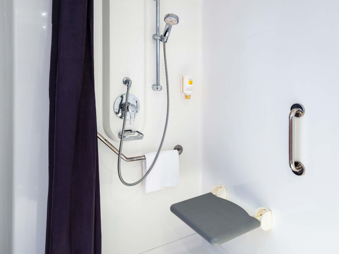 Bathroom 5, Ibis Budget Lyon Centre Gare Part Dieu, Rhône