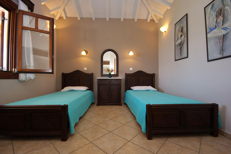 Room 3, Agnantema Villas, Thessaly