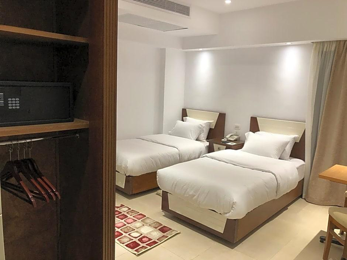 Room 4, Maxim Hotel, Ad-Duqi
