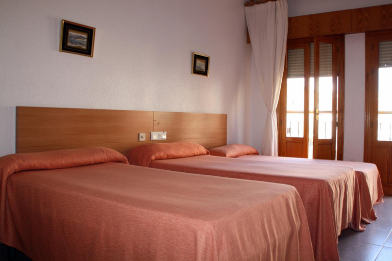 Bedroom 1, Hotel Los Arcos, Almería