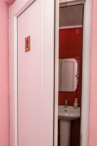 Bathroom 4, Arsego Hostel