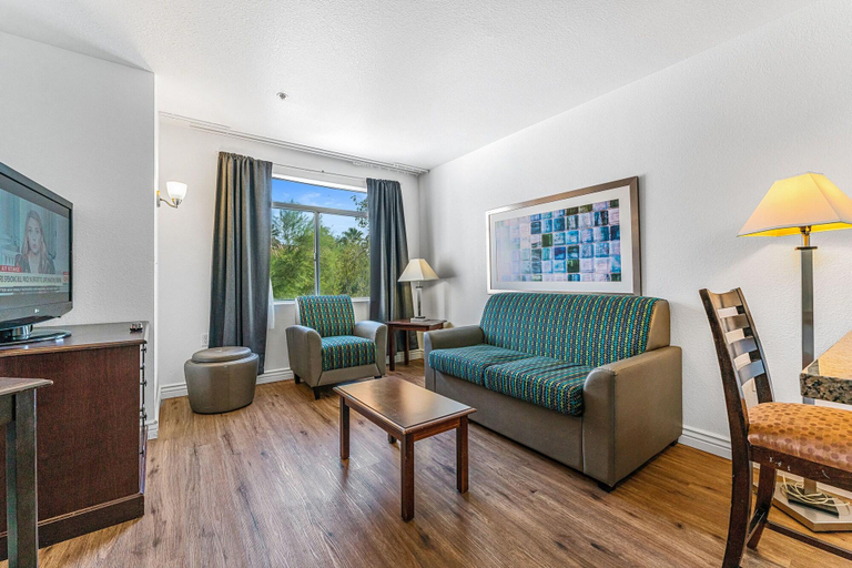 Room 4, Metro Chandler Apartments, Maricopa