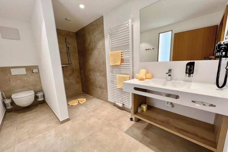Bathroom 3, Hotel Pachernighof, Villach Land