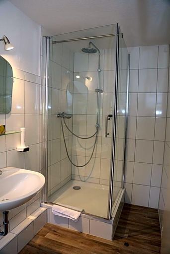 Bathroom 4, Hotel Berggasthof Schwarzwaldperle, Ortenaukreis