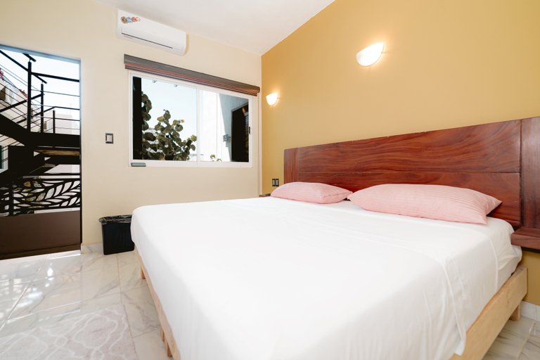 Bedroom 3, Guitarra Inn, Dist. Pochutla