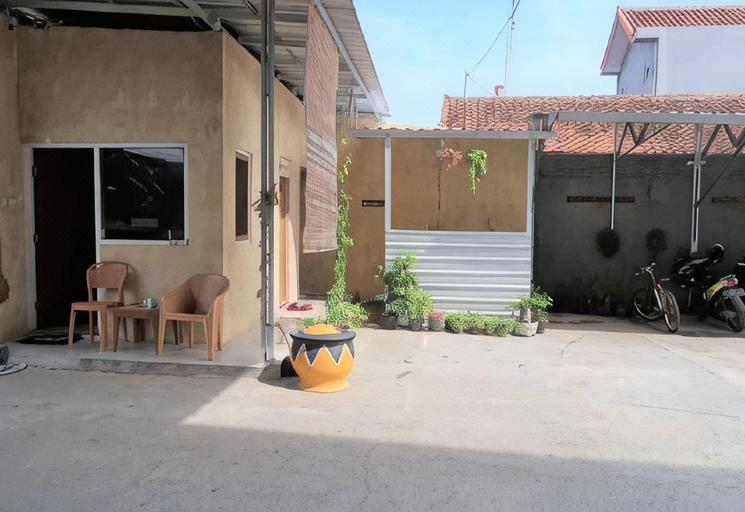 Exterior & Views 1, Daile Homestay, Tegal